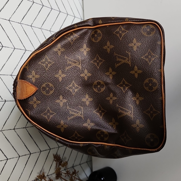 Louis Vuitton Monogram Speedy 35 - Picture 9 of 11